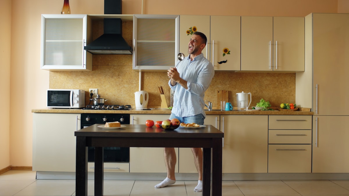 Aktywny mężczyzna o zdrowiu i energii